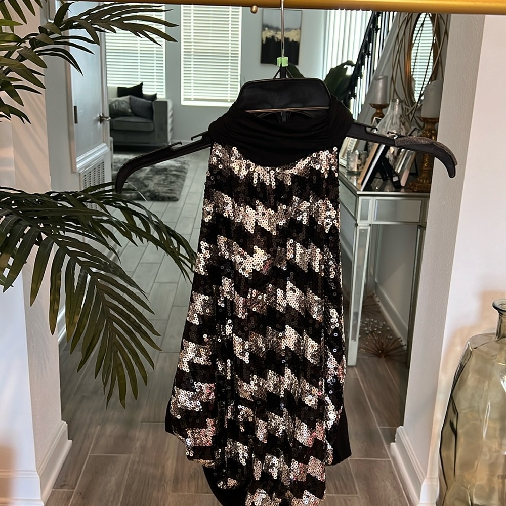 SIZE M Sequin Top
